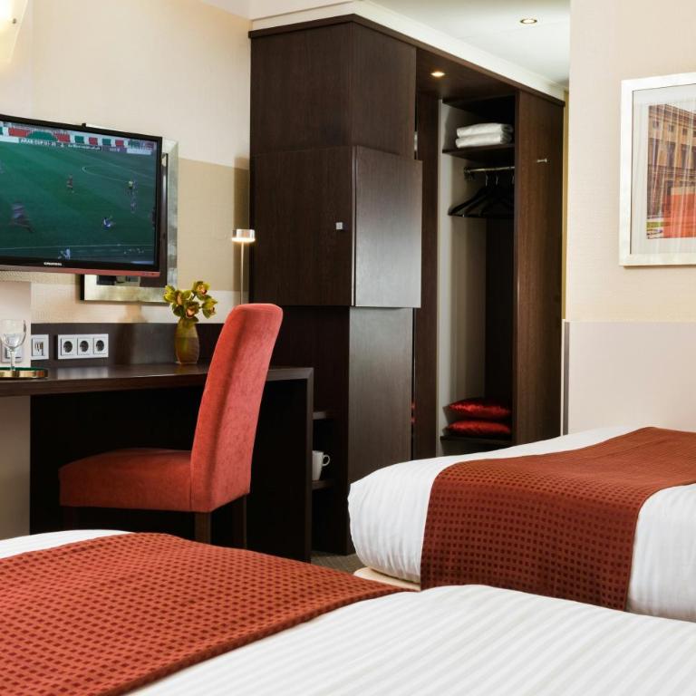 Leonardo Hotel Munich Arabellapark - Deluxe Dreibettzimmer - 1