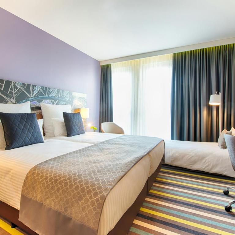 Leonardo Hotel Munich City East - Comfort Triple Room - 2