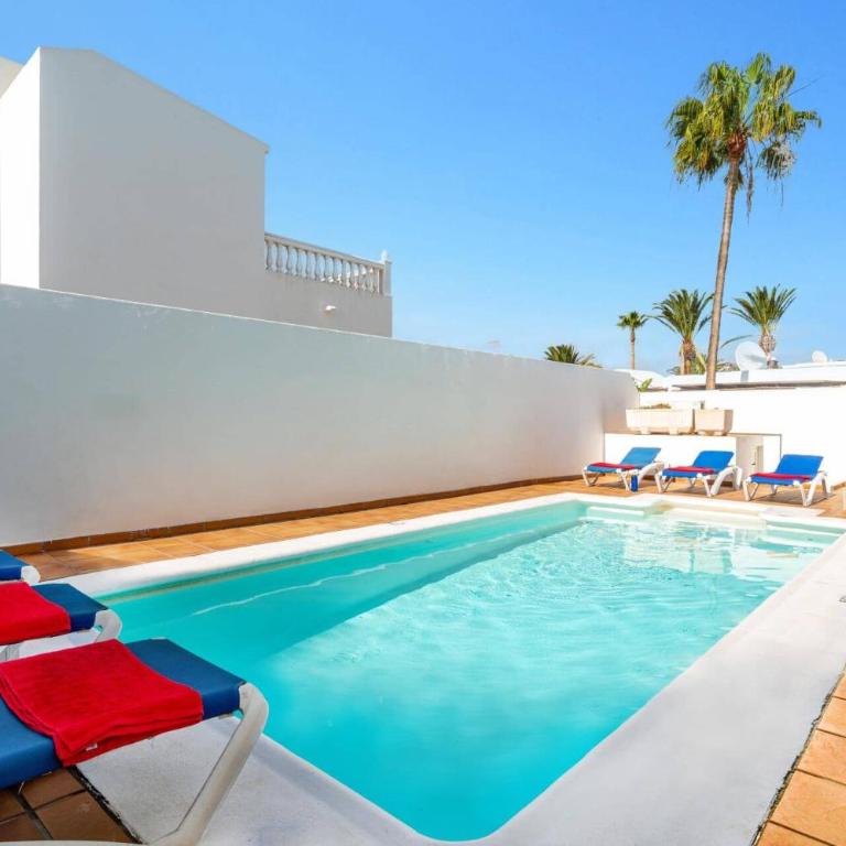 Villa Castillo by Villa Plus - Villa - 2