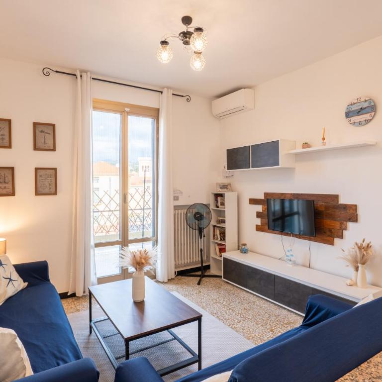 L'Attico sul Porto, Sea View, Wide Terrace, Imperia Center - Appartamento con 2 Camere da Letto, Terrazza e Vista Mare - 4