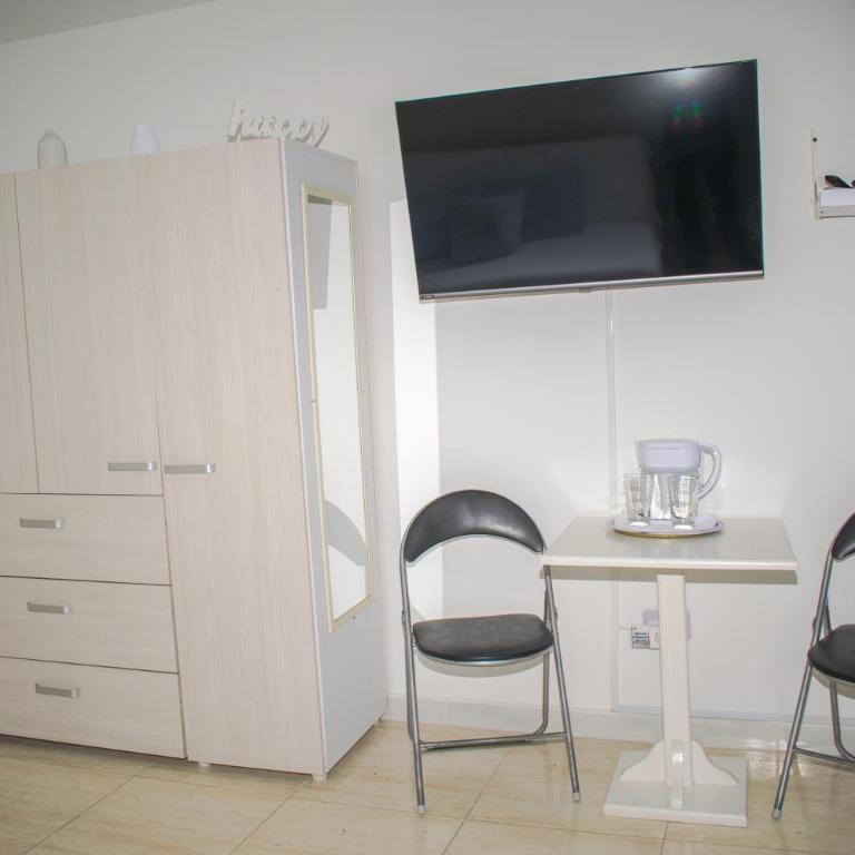 Modern apartment/Studio - Three-Bedroom Apartment - 52