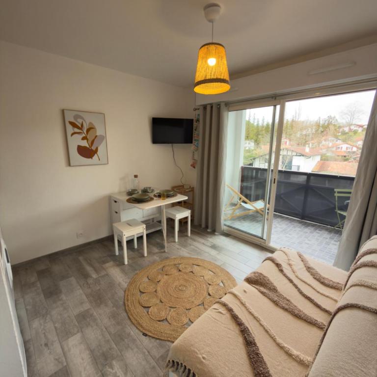 studio bihotza - One-Bedroom Apartment - 1