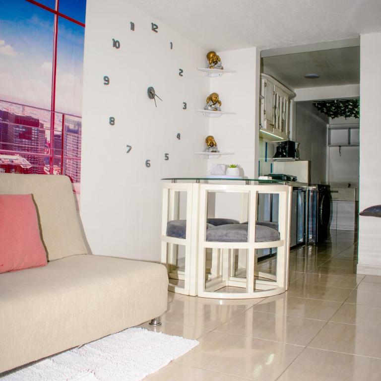 Modern apartment/Studio - Two-Bedroom Apartment with Garden View - 24