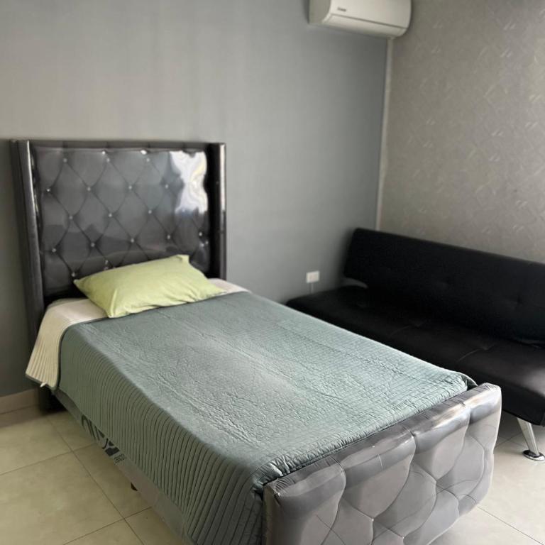 Departamento de 3 habitaciones centrico en Tarija! - Three-Bedroom Apartment - 3