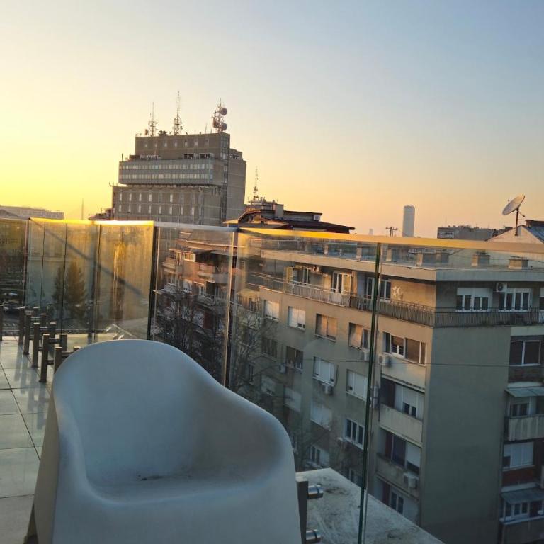 Temple Sky View Apartment Vracar - Two-Bedroom Apartment with Terrace - 9