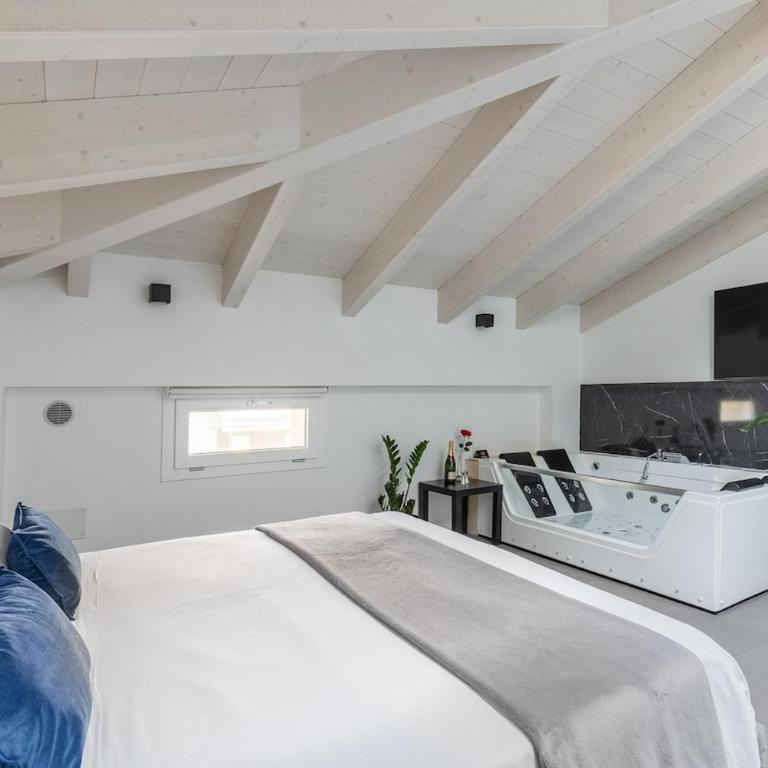 Villa Primodì - Deluxe Triple Room with Spa Bath - 4
