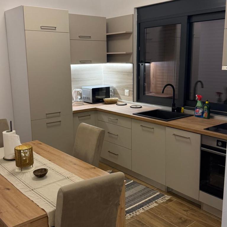 Morea Apartments - Apartman s 1 Spavaćom Sobom i Balkonom - 2