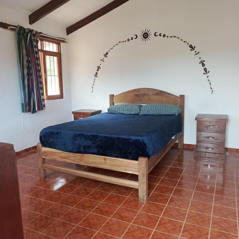 Casa independiente céntrica - Three-Bedroom Home - 10