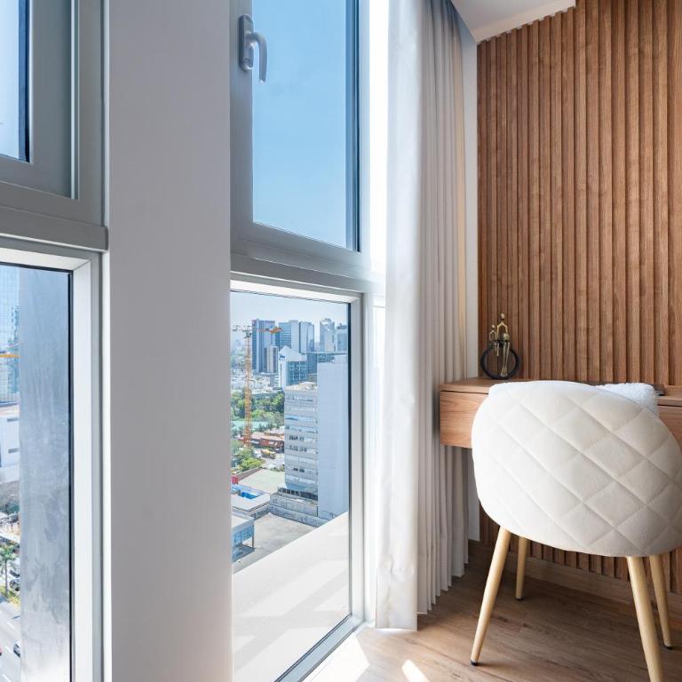 All San Isidro Apartments by Vibrant - One-Bedroom Apartment with Balcony and City View - 17