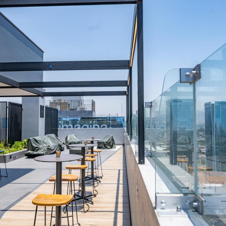 All San Isidro Apartments by Vibrant - One-Bedroom Apartment with Balcony and City View - 22