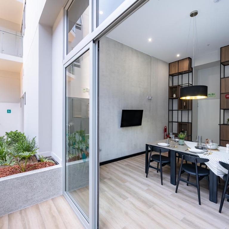 All San Isidro Apartments by Vibrant - One-Bedroom Apartment with Balcony and City View - 25