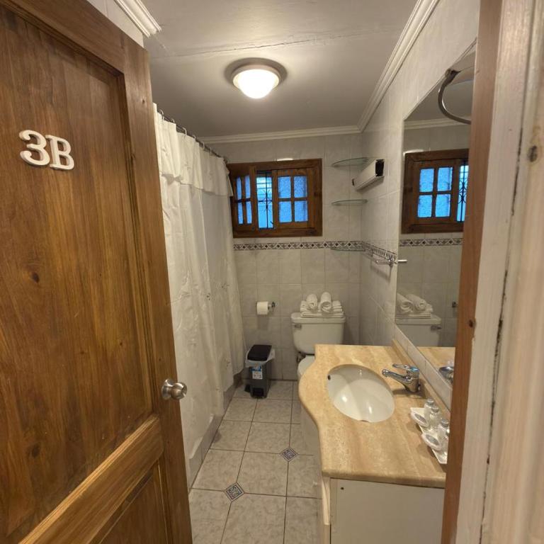 Tierra y Vino a pasos Museo y Casino - Twin Room with Private External Bathroom - 2