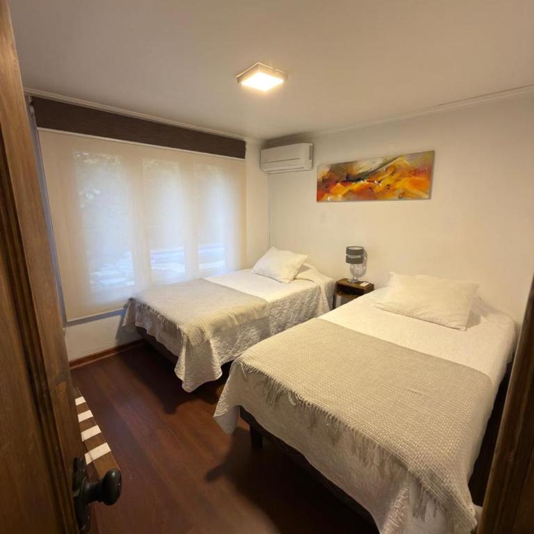 Tierra y Vino a pasos Museo y Casino - Twin Room with Private External Bathroom - 1