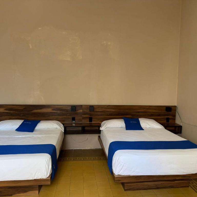 Hotel Queretaro - Double Room with Two Double Beds - 1
