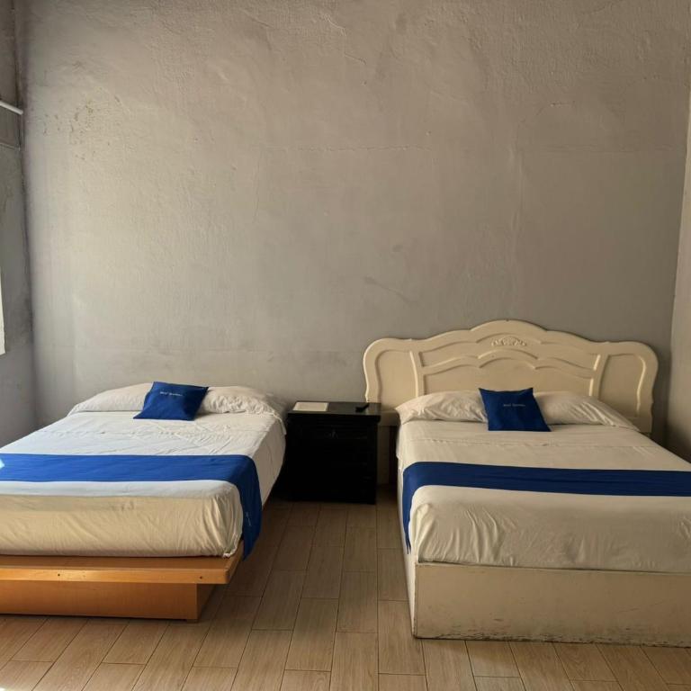 Hotel Queretaro - Double Room with Two Double Beds - 2