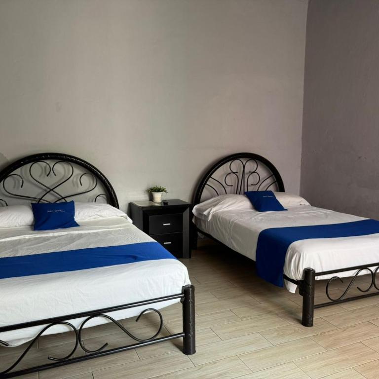 Hotel Queretaro - Double Room with Two Double Beds - 4