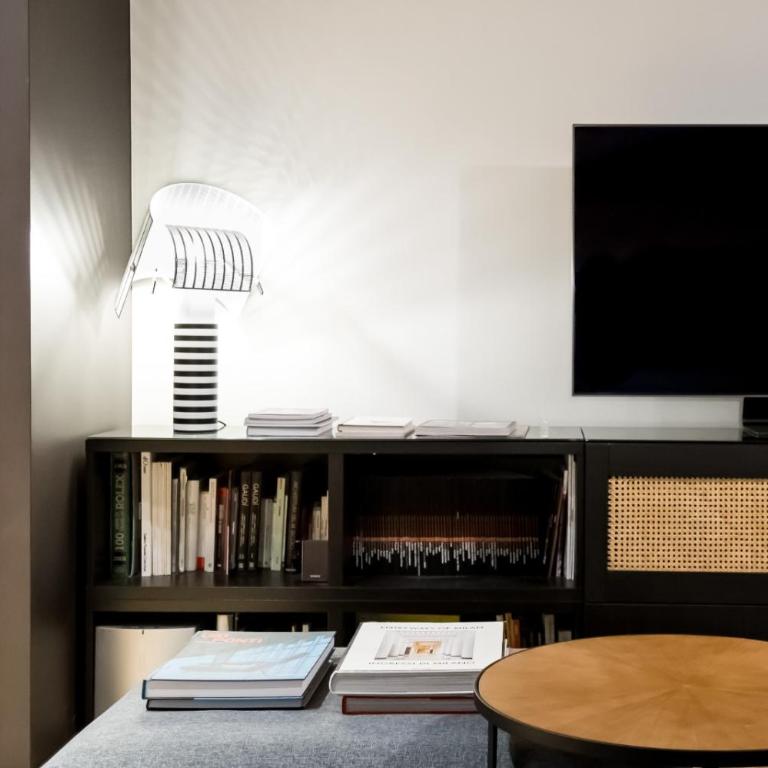Luxury Design Milan - Appartamento con 2 Camere da Letto e Balcone - 7
