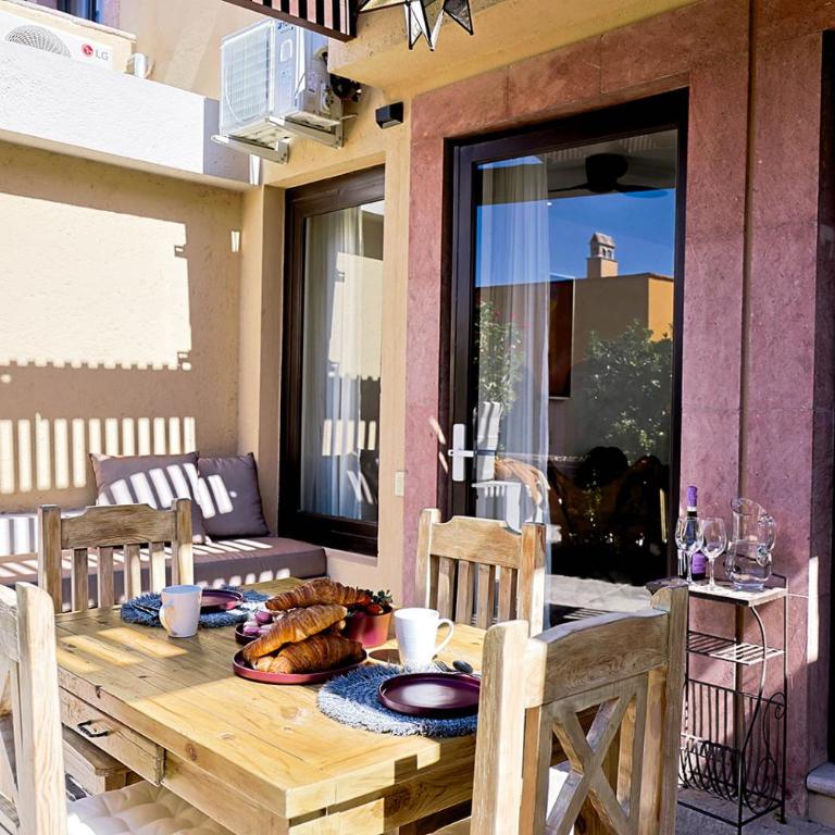 Angelic 2BR Nest - Pool & Hot Tub - Gated Village - Vacation Home - 4