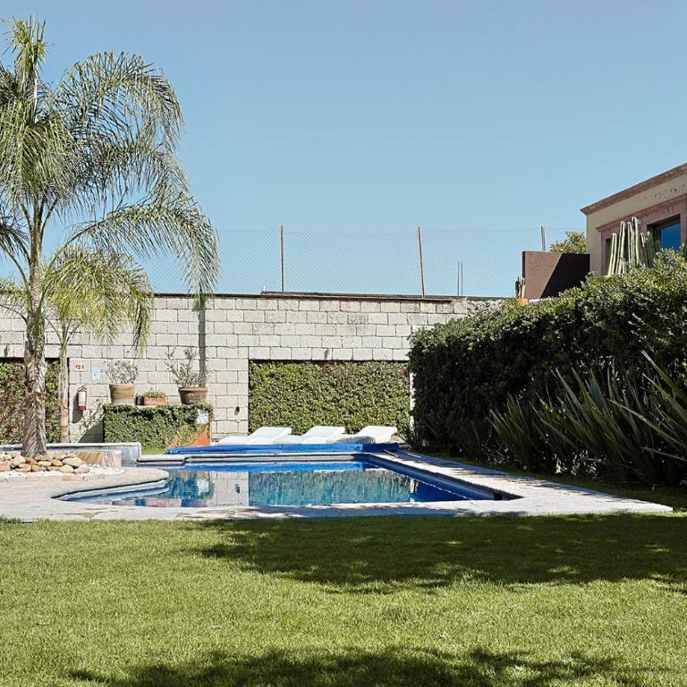 Angelic 2BR Nest - Pool & Hot Tub - Gated Village - Vacation Home - 50