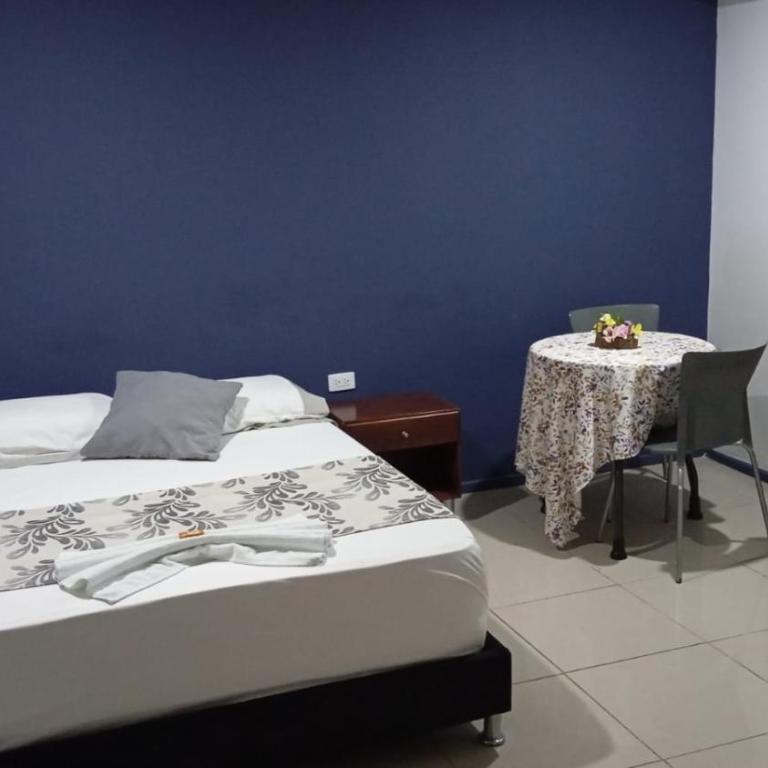 Apartaestudio con cocina dentro centro comercial - Apartamento de 1 dormitorio - 1