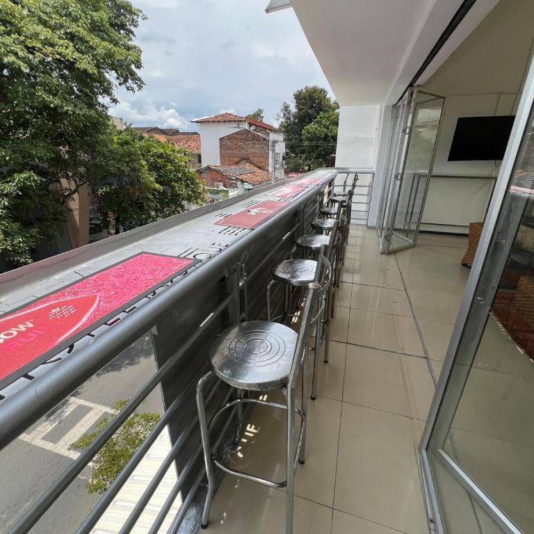 Apartaestudio con cocina dentro centro comercial - Apartamento de 1 dormitorio - 21