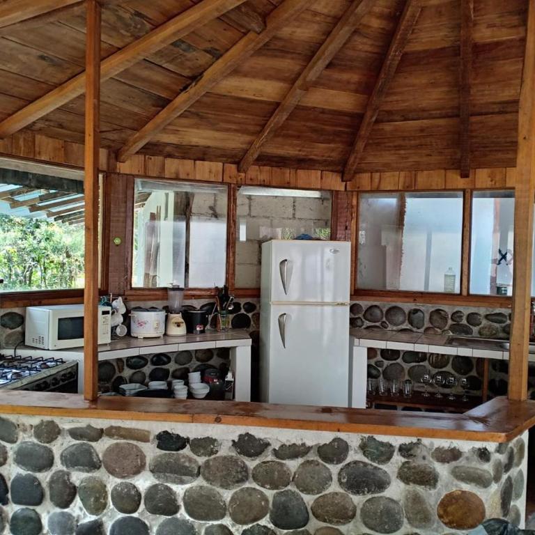 Descubre la casita de chocolate en Mindo - Two-Bedroom House - 8