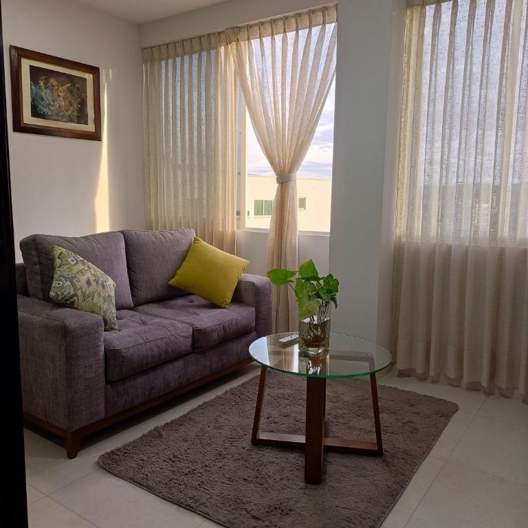 Departamento Amoblado y equipado- excelente ubicacion - Apartamento de 2 dormitorios - 9