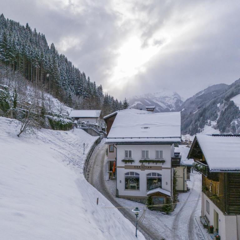 Modern holiday home in the heart of Großarl - Ferienhaus mit 3 Schlafzimmern - 38