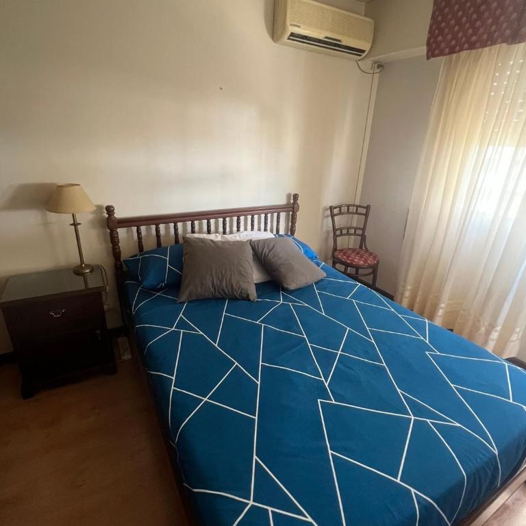 Departamento céntrico con balcón - Apartamento de 2 dormitorios - 3