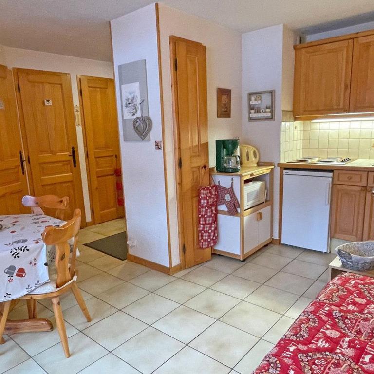 Appartement T2 central avec balcon et casier à skis - FR-1-629-154 - Apartment - 2