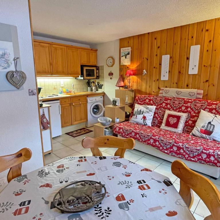Appartement T2 central avec balcon et casier à skis - FR-1-629-154 - Apartment - 4