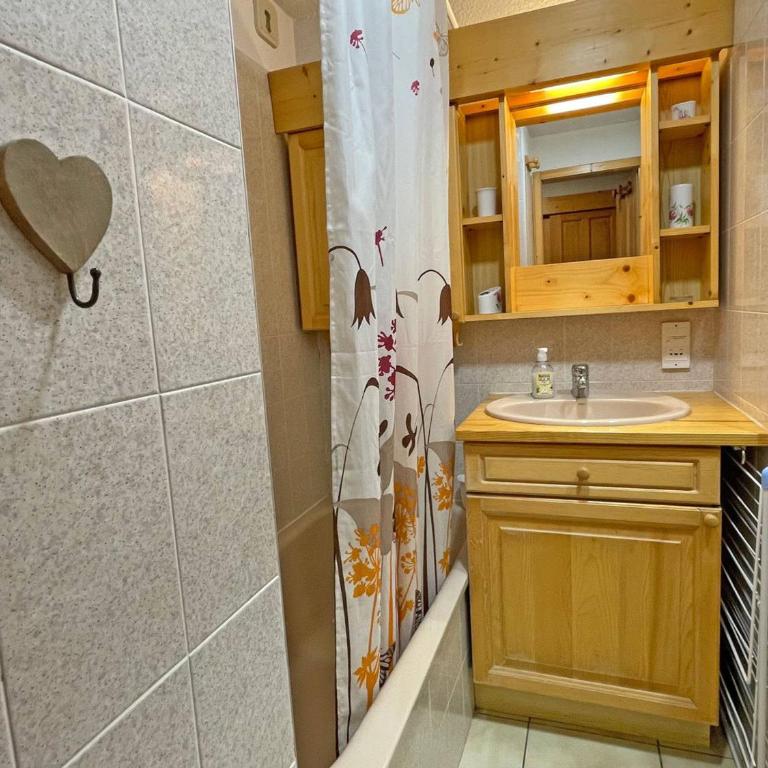 Appartement T2 central avec balcon et casier à skis - FR-1-629-154 - Apartment - 6