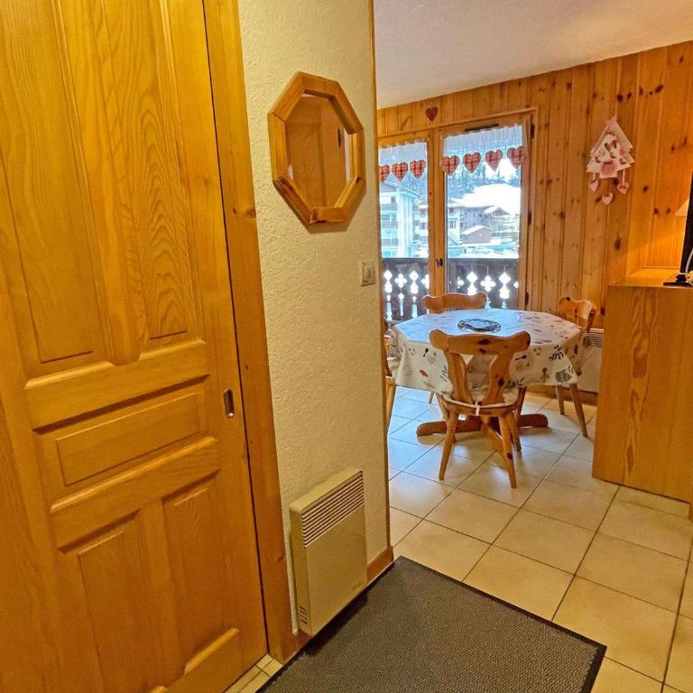 Appartement T2 central avec balcon et casier à skis - FR-1-629-154 - Apartment - 8
