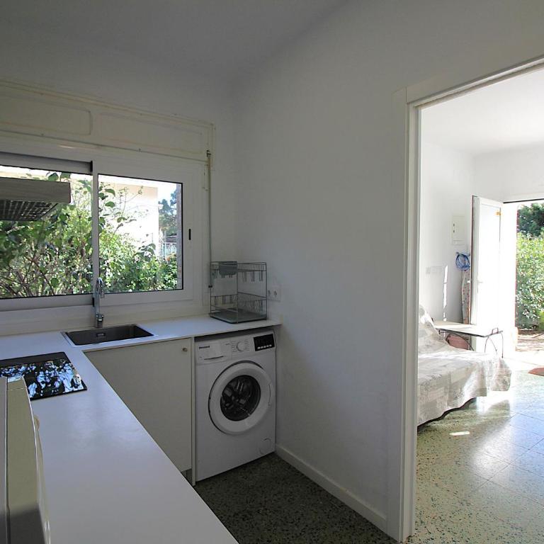 Apartamento para 4 pers cerca de la playa con aire y parking - ES-228-207 - Apartamento - 12