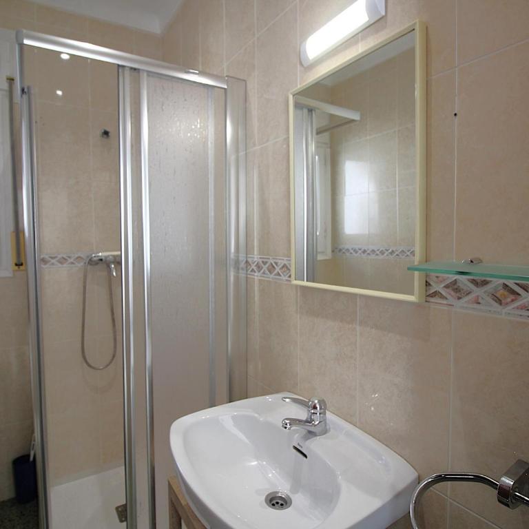 Apartamento para 4 pers cerca de la playa con aire y parking - ES-228-207 - Apartamento - 14