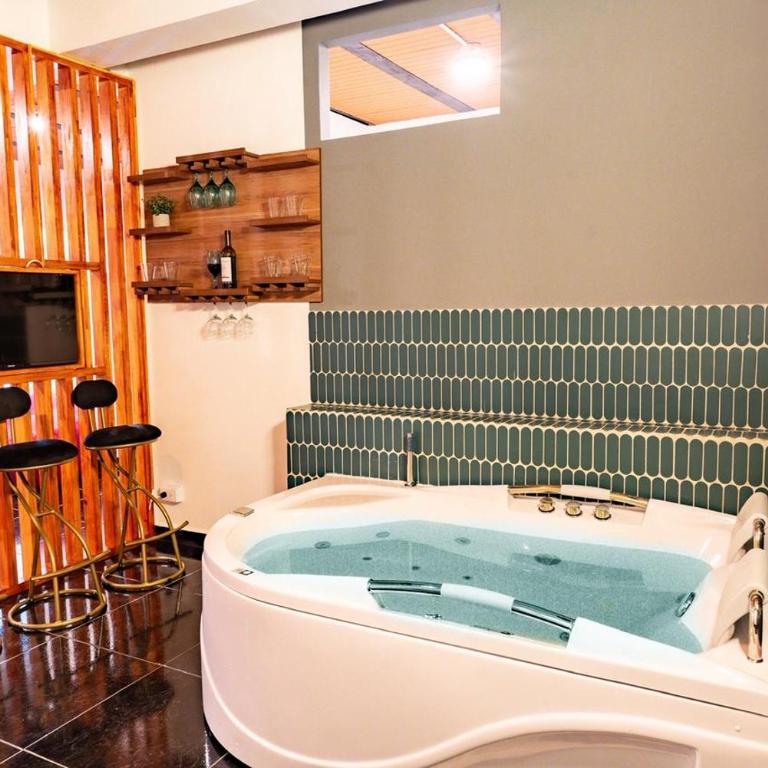 Charlotte Alojamiento - Three-Bedroom Villa - 19