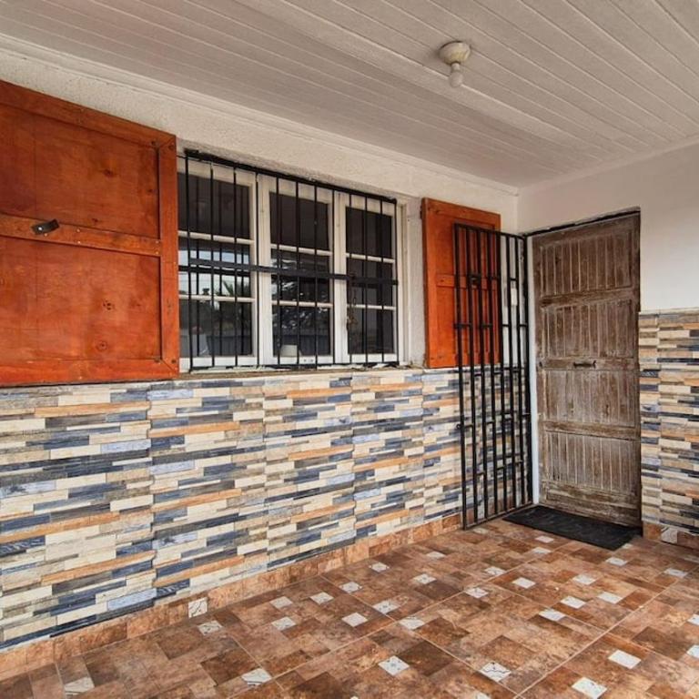 Casa Grande en Pichilemu, playa caminando a 5 min - Three-Bedroom Vacation Home - 16