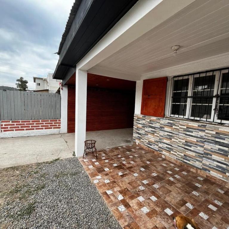 Casa Grande en Pichilemu, playa caminando a 5 min - Three-Bedroom Vacation Home - 13