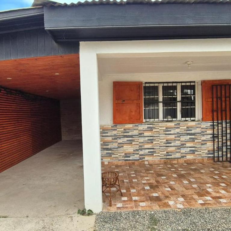 Casa Grande en Pichilemu, playa caminando a 5 min - Three-Bedroom Vacation Home - 12