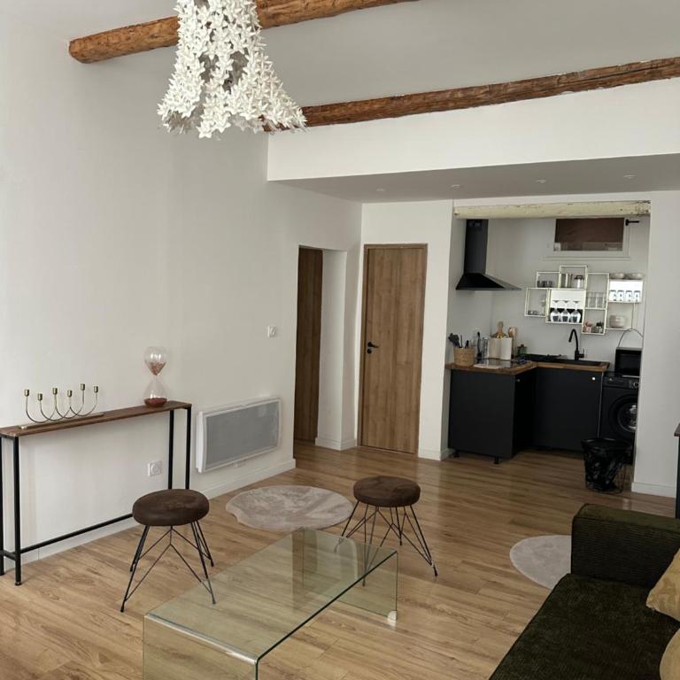CARPENTRAS appartement climatisé 3e étage situé dans le centre historique - Appartement 3 Chambres - 4