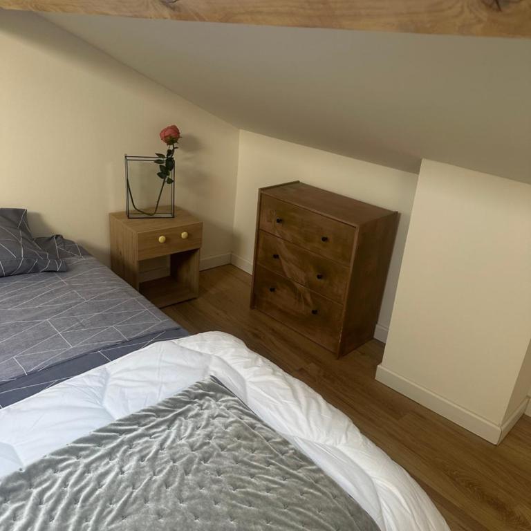 CARPENTRAS appartement climatisé 3e étage situé dans le centre historique - Appartement 3 Chambres - 14