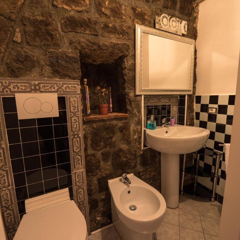 Antica Dogana - Camera Matrimoniale/Doppia con Letti Singoli con Bagno - 5