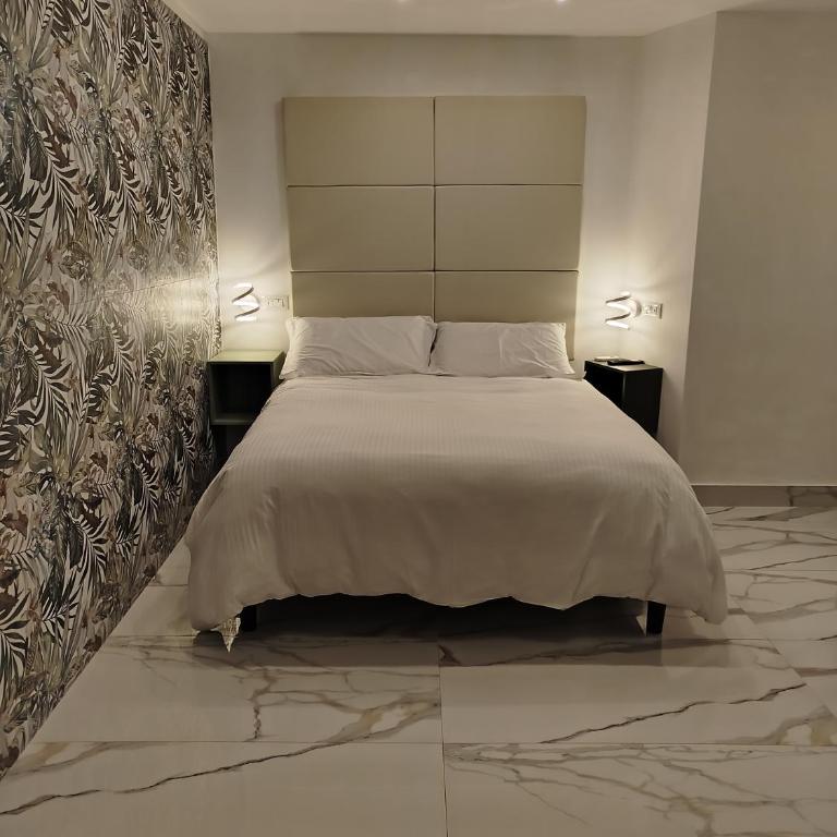 Confort Suites - Camera Matrimoniale Deluxe - 8
