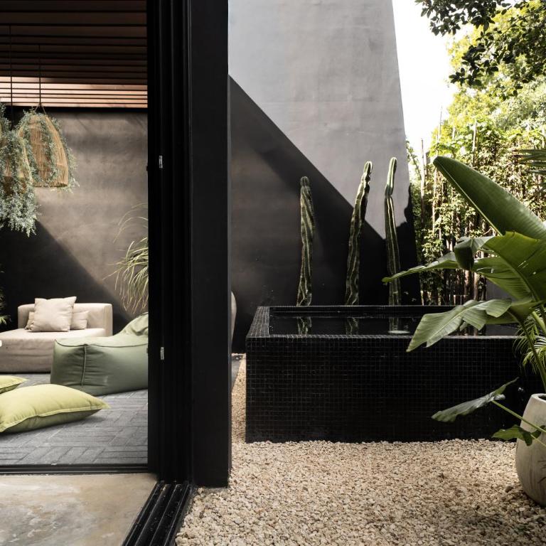 Design Luxury 3BR Villa with 3 Pools, stunning Rooftop, Boho Style, Near Beach - Villa de 3 dormitorios - 1