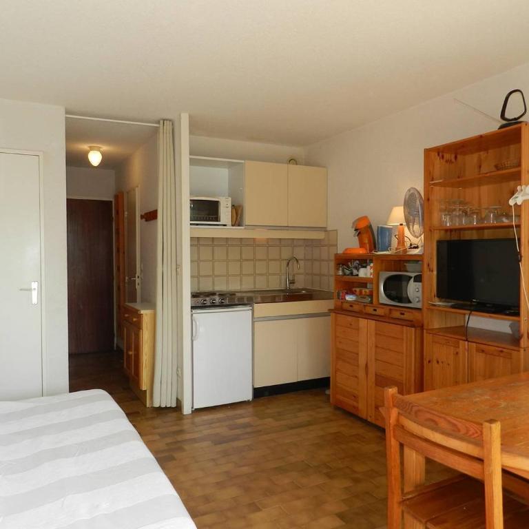 BO090-O412 Appartement Studio coin nuit 4 couchages BORMES LES MIMOSAS - Monolocale - 3