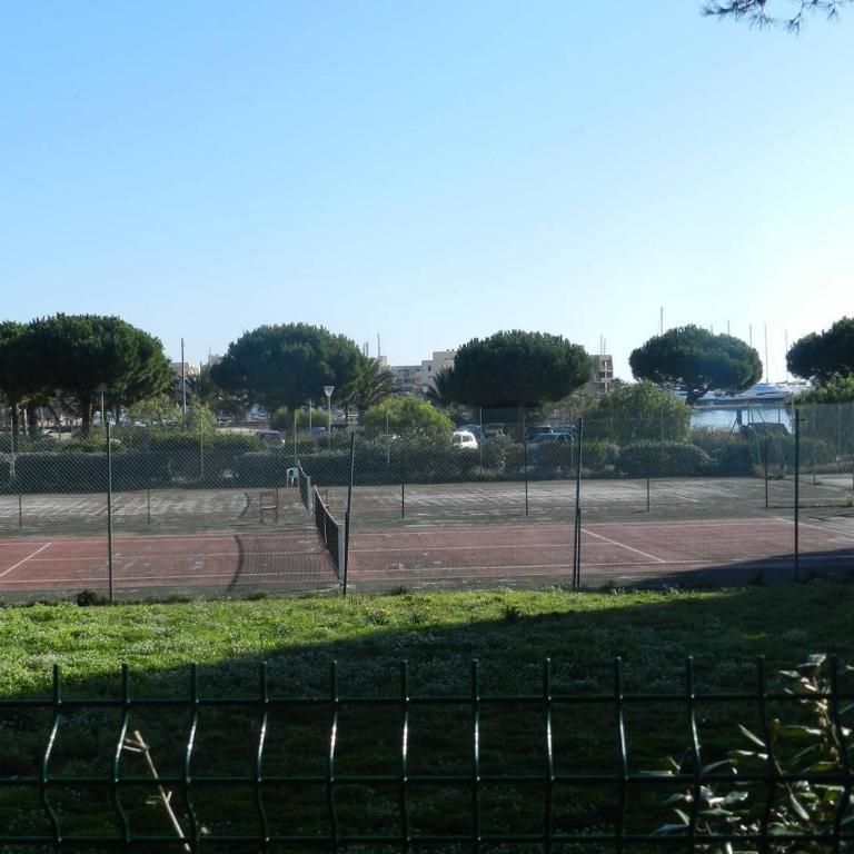 BO090-O412 Appartement Studio coin nuit 4 couchages BORMES LES MIMOSAS - Monolocale - 10