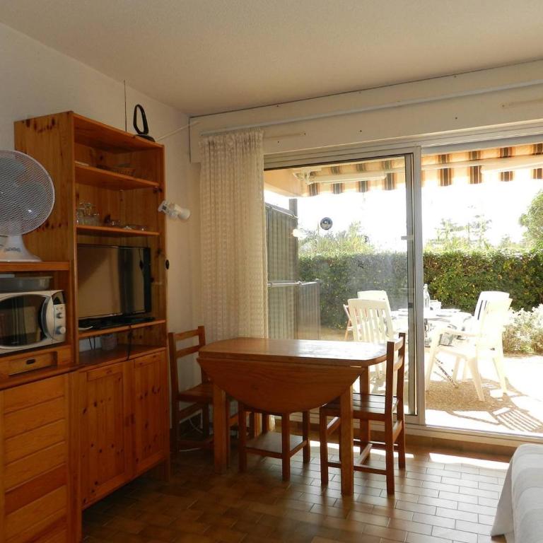 BO090-O412 Appartement Studio coin nuit 4 couchages BORMES LES MIMOSAS - Monolocale - 11