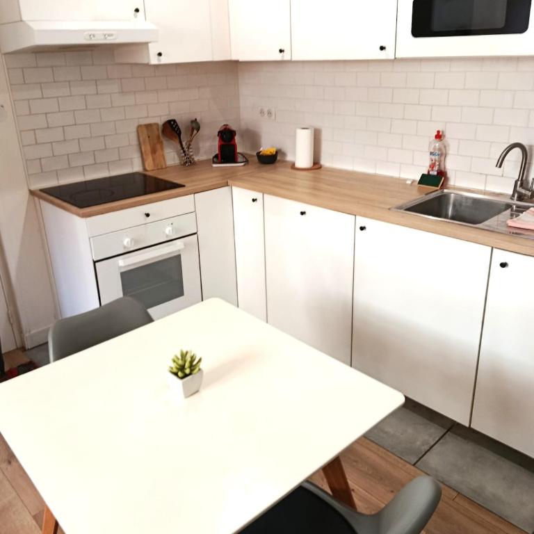 La Suite Marlot - One-Bedroom Apartment - 15
