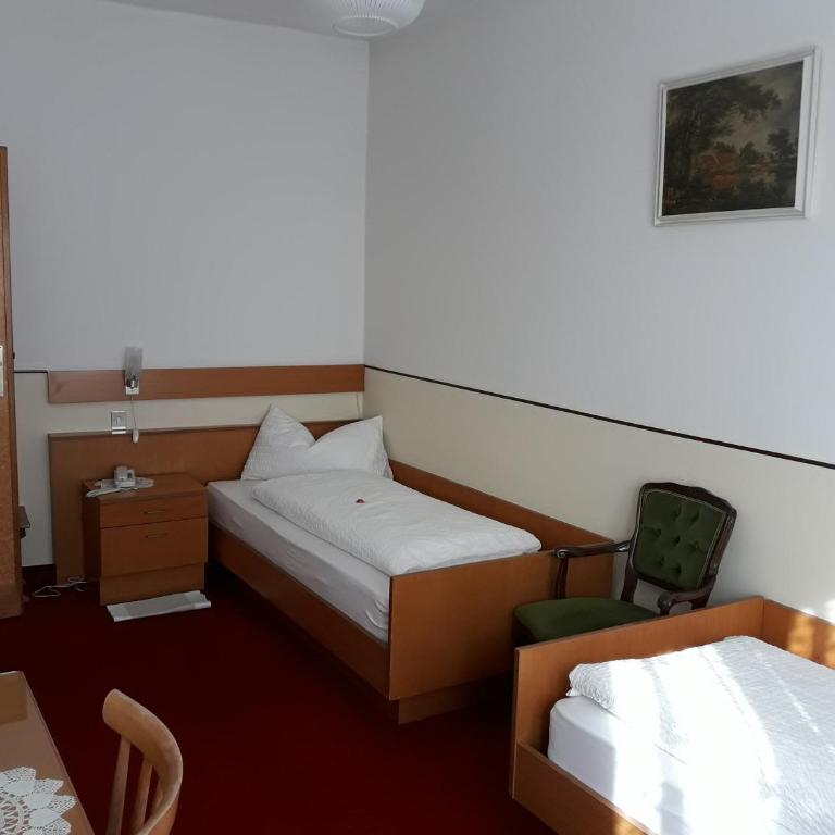 Hotel Lux - Camera Classic Doppia con Letti Singoli - 10