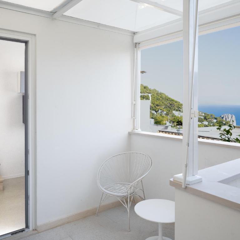Sopramonte Exclusive Rooms - Double Room with Patio - 8